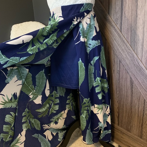 Cross Strap Open-back, High-Low Dress Small - Picture 7 of 11